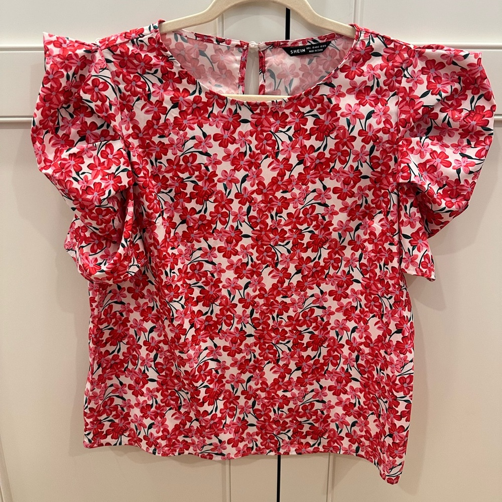 SHEIN Red Floral Ruffle Sleeve Blouse Size L Short puff Sleeve Top